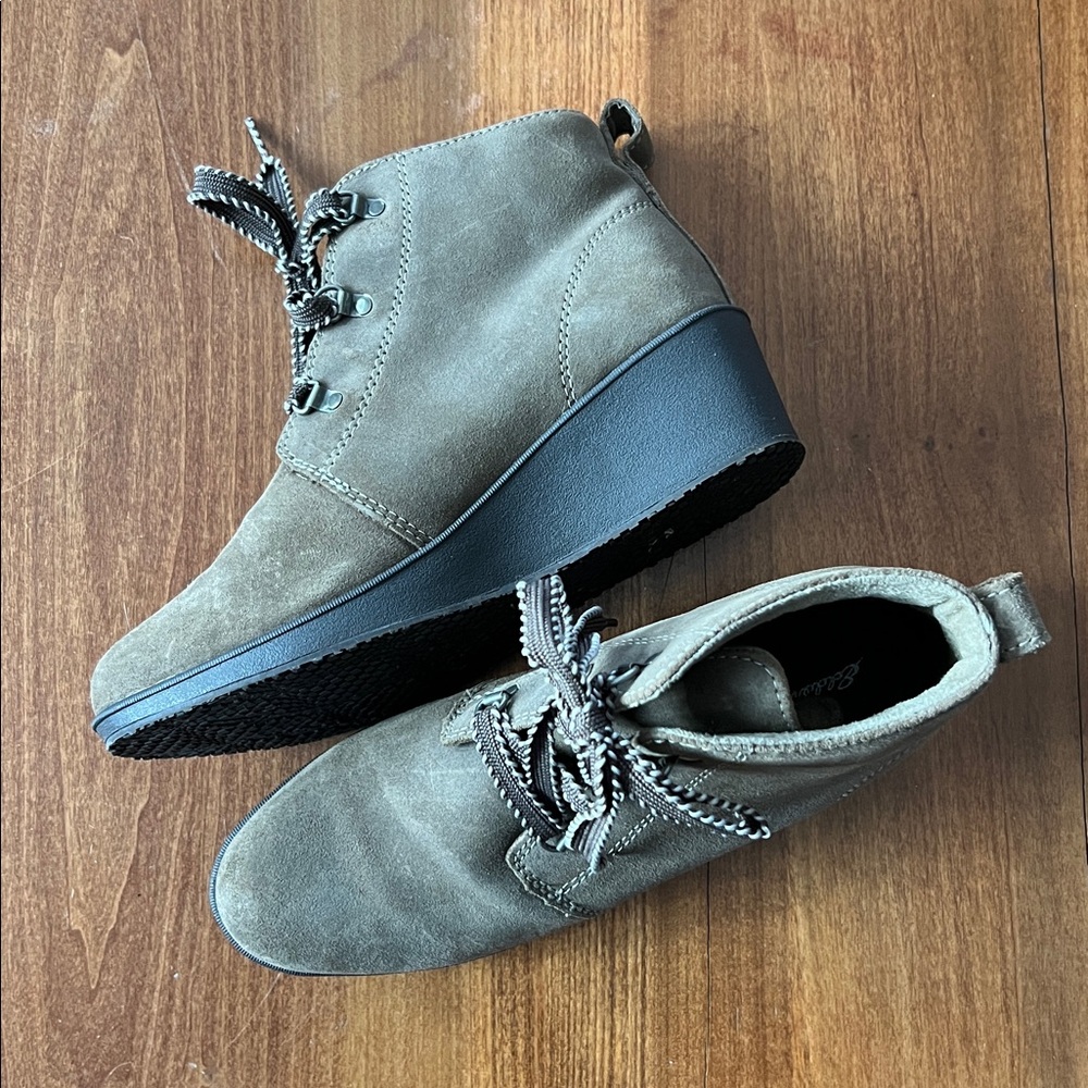 Women’s Eddie Bauer Wedge Boots Size 8 - Picture 3 of 10